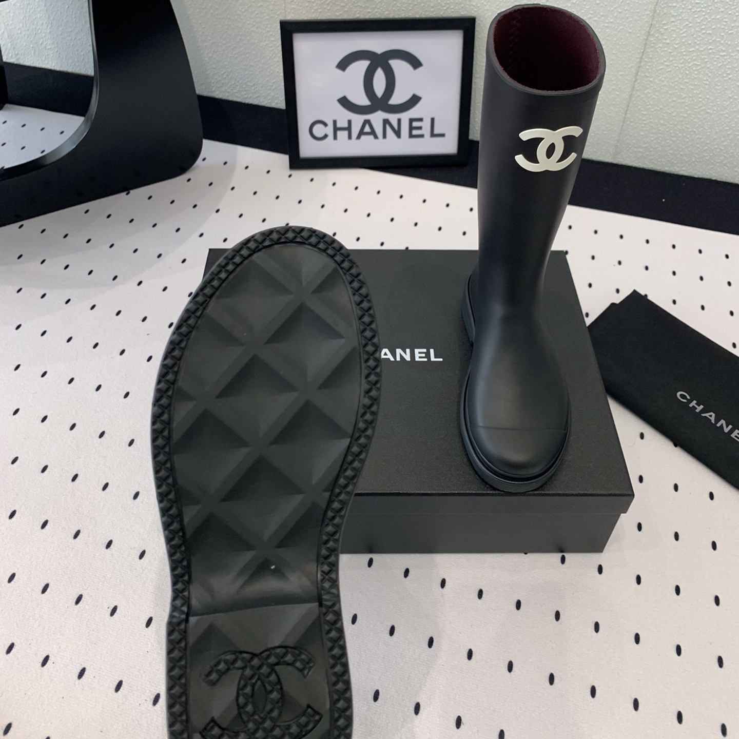 高仿Chanel*25S系列G39620X爆款高筒雨靴黑色免檢版