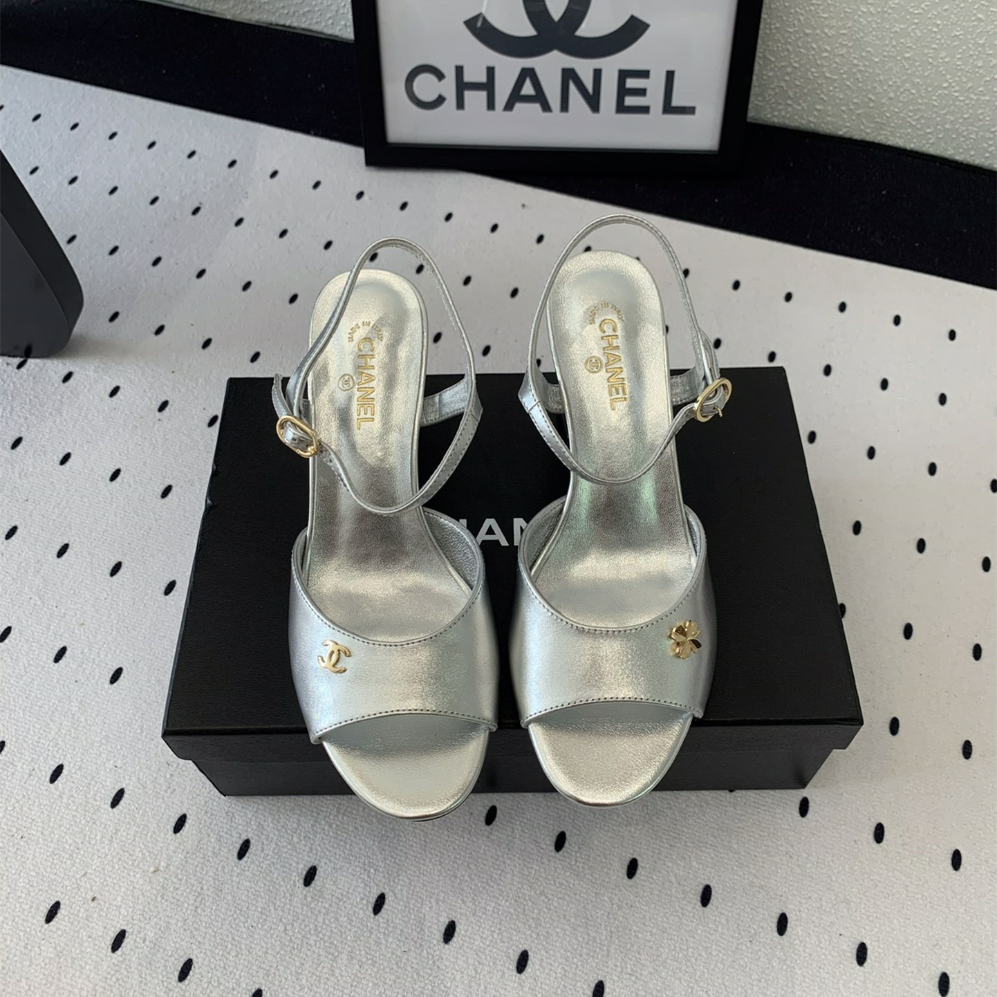 高仿Chanel*G45723D魚嘴高踭鞋漆皮銀色5.5CM免檢版