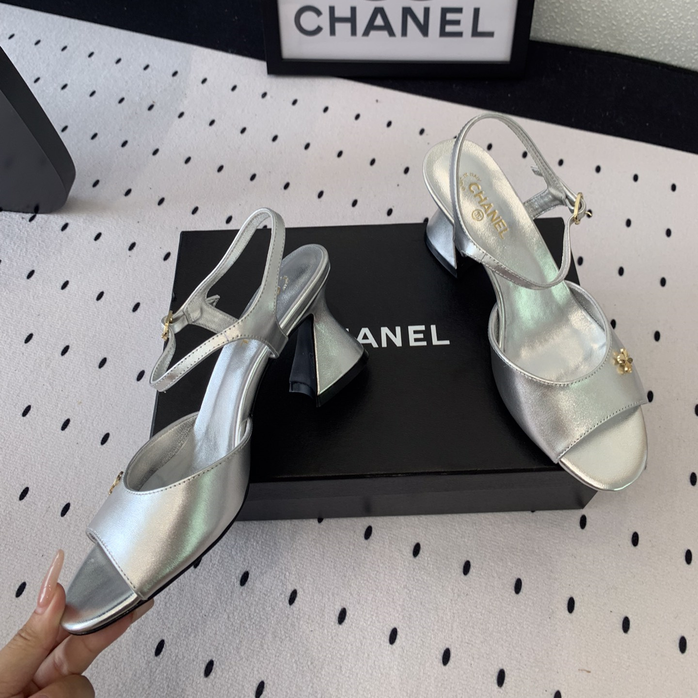 高仿Chanel*G45723D魚嘴高踭鞋漆皮銀色5.5CM免檢版