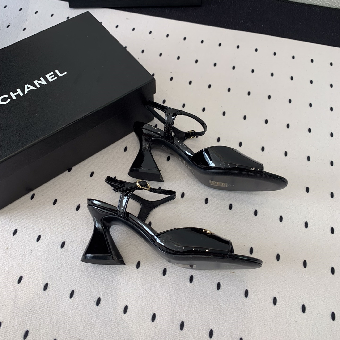 高仿Chanel*G45723B魚嘴高踭鞋漆皮黑色5.5CM免檢版