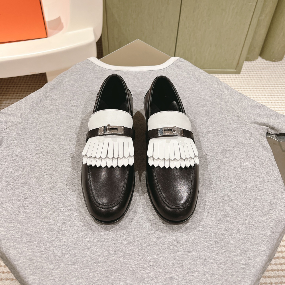 高仿Hermes*H241008Z03小牛皮樂福鞋黑白拼色免檢版