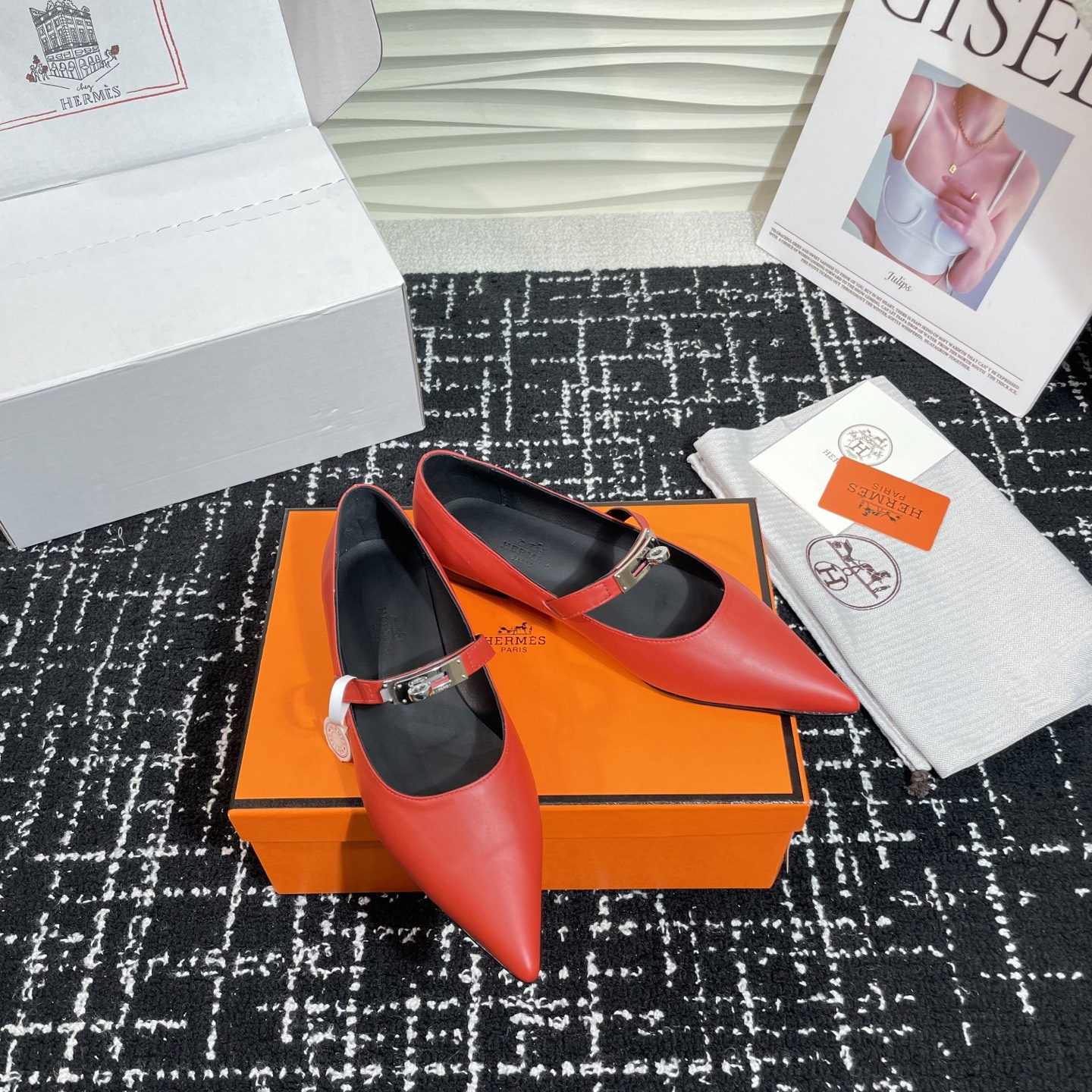 高仿Hermes*Kelly系列H251002Z06小牛皮休閒單鞋紅色免檢版