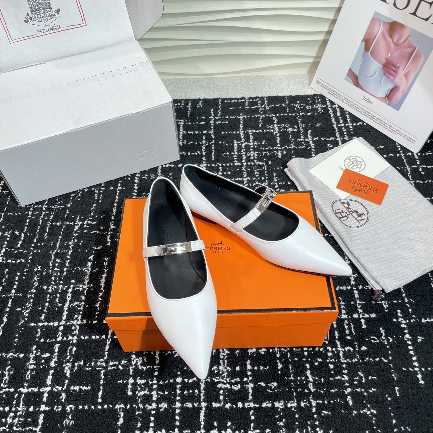 高仿Hermes*Kelly系列H251002Z01小牛皮休閒單鞋白色免檢版