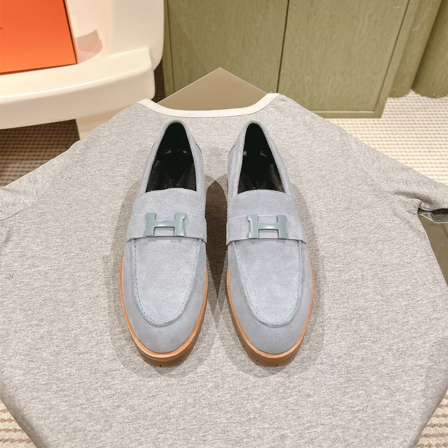 高仿Hermes*H222056Z6U羊京料樂福鞋藍色免檢版