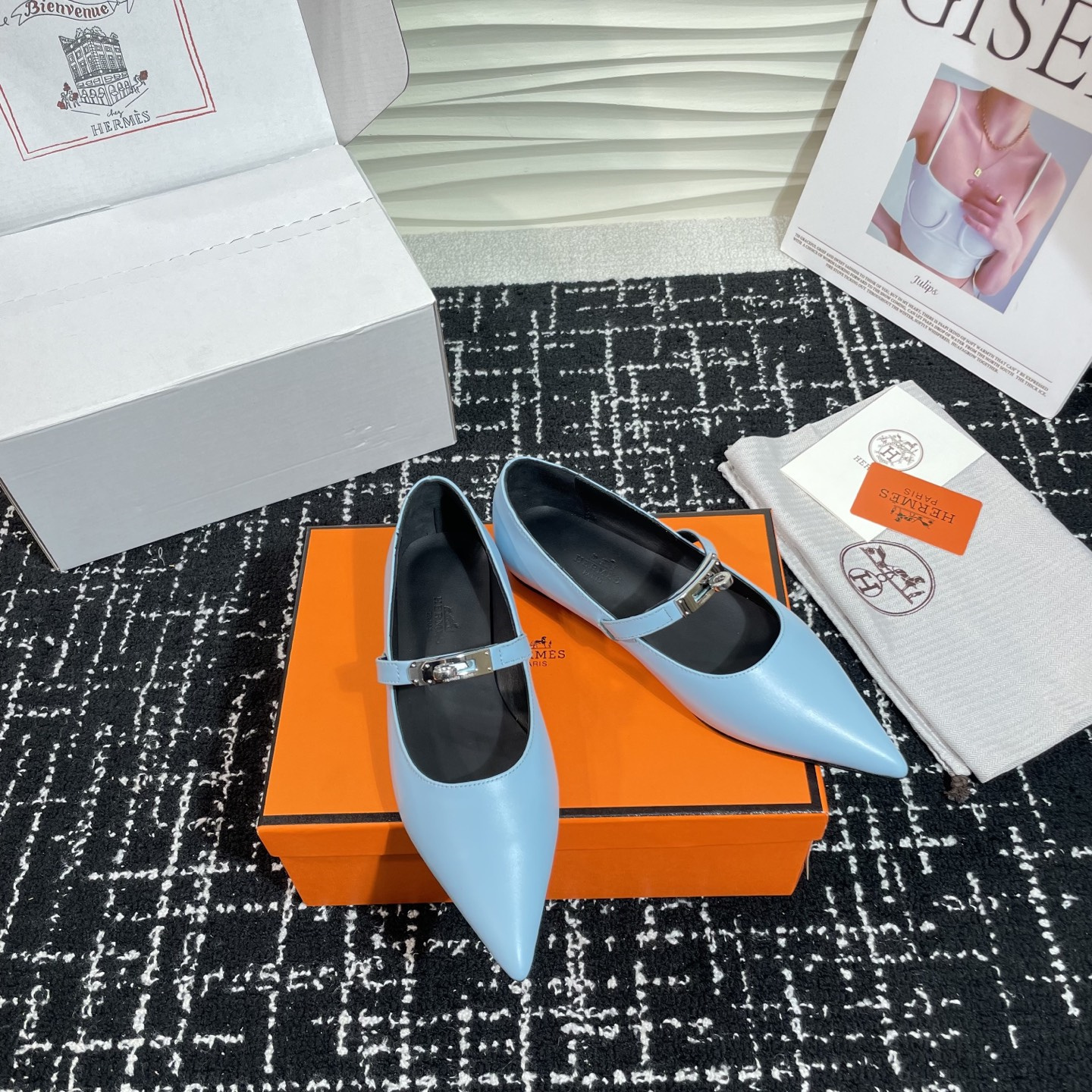 高仿Hermes*Kelly系列H251002Z07小牛皮休閒單鞋藍色免檢版