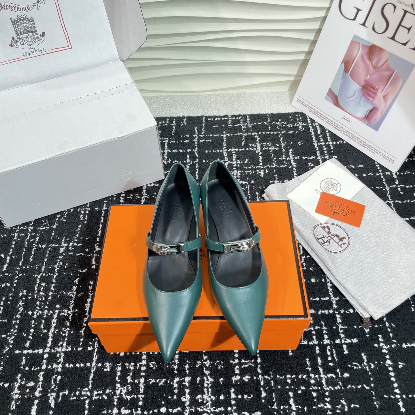 高仿Hermes*Kelly系列H251007Z05小牛皮高踭鞋祖母綠4CM免檢版
