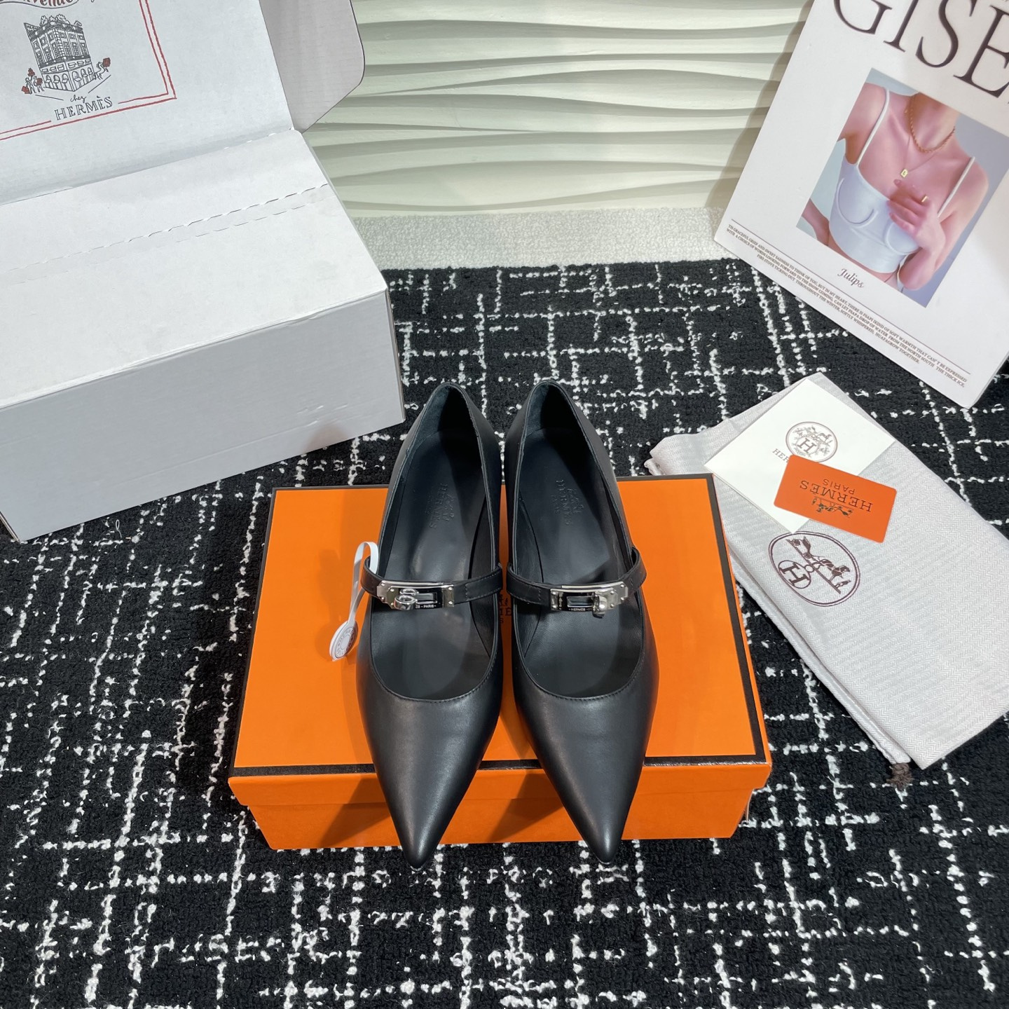 高仿Hermes*Kelly系列H251007Z02小牛皮高踭鞋黑色4CM免檢版