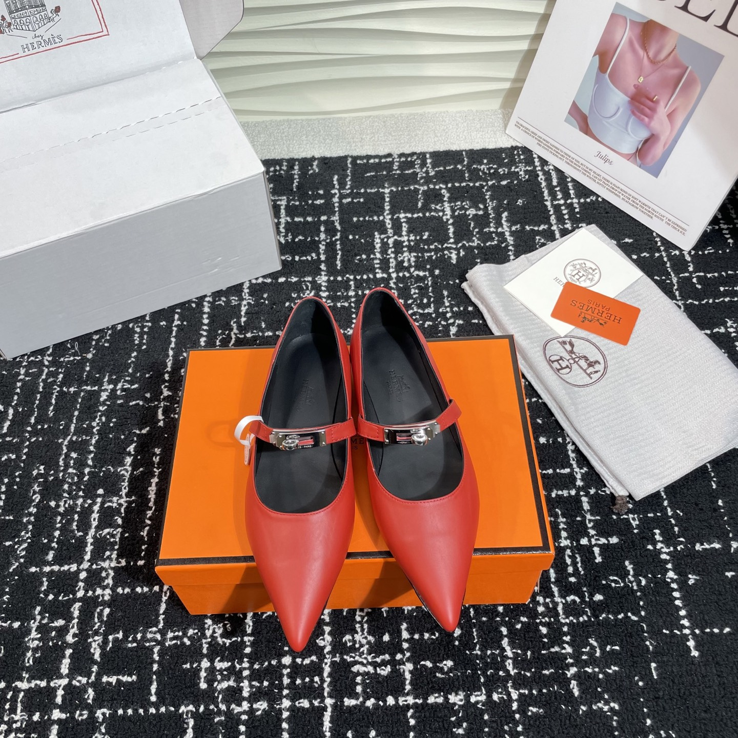 高仿Hermes*Kelly系列H251002Z06小牛皮休閒單鞋紅色免檢版