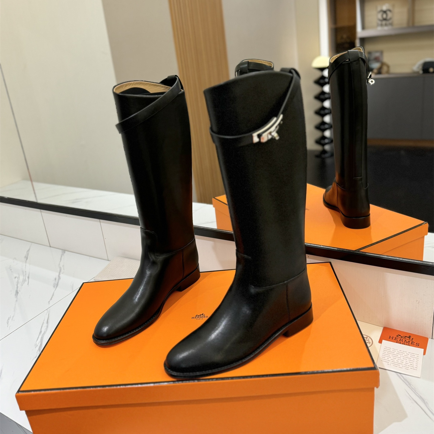 高仿Hermes*H042138Z01小牛皮高筒靴黑色免檢版