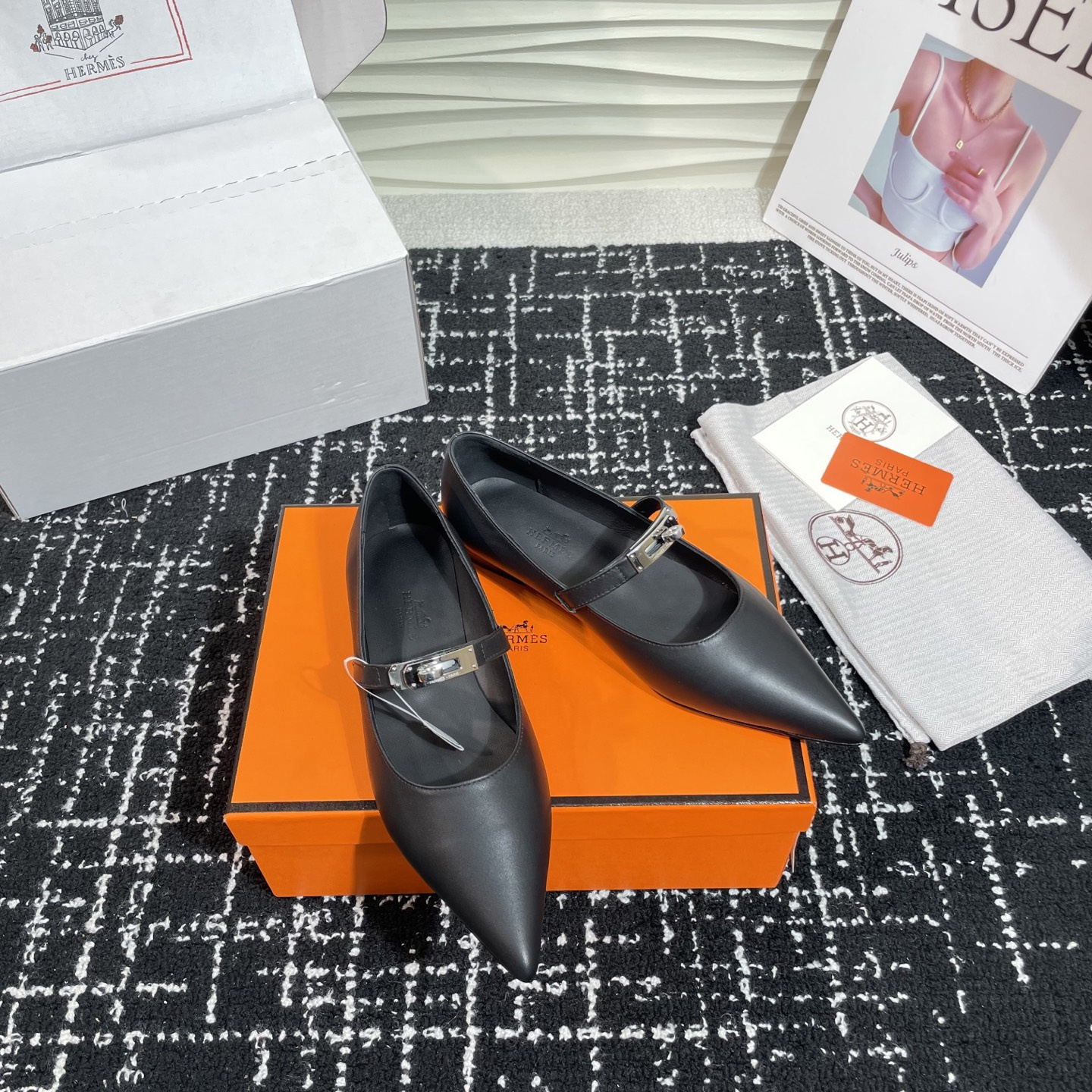 高仿Hermes*Kelly系列H251002Z02小牛皮休閒單鞋黑色免檢版