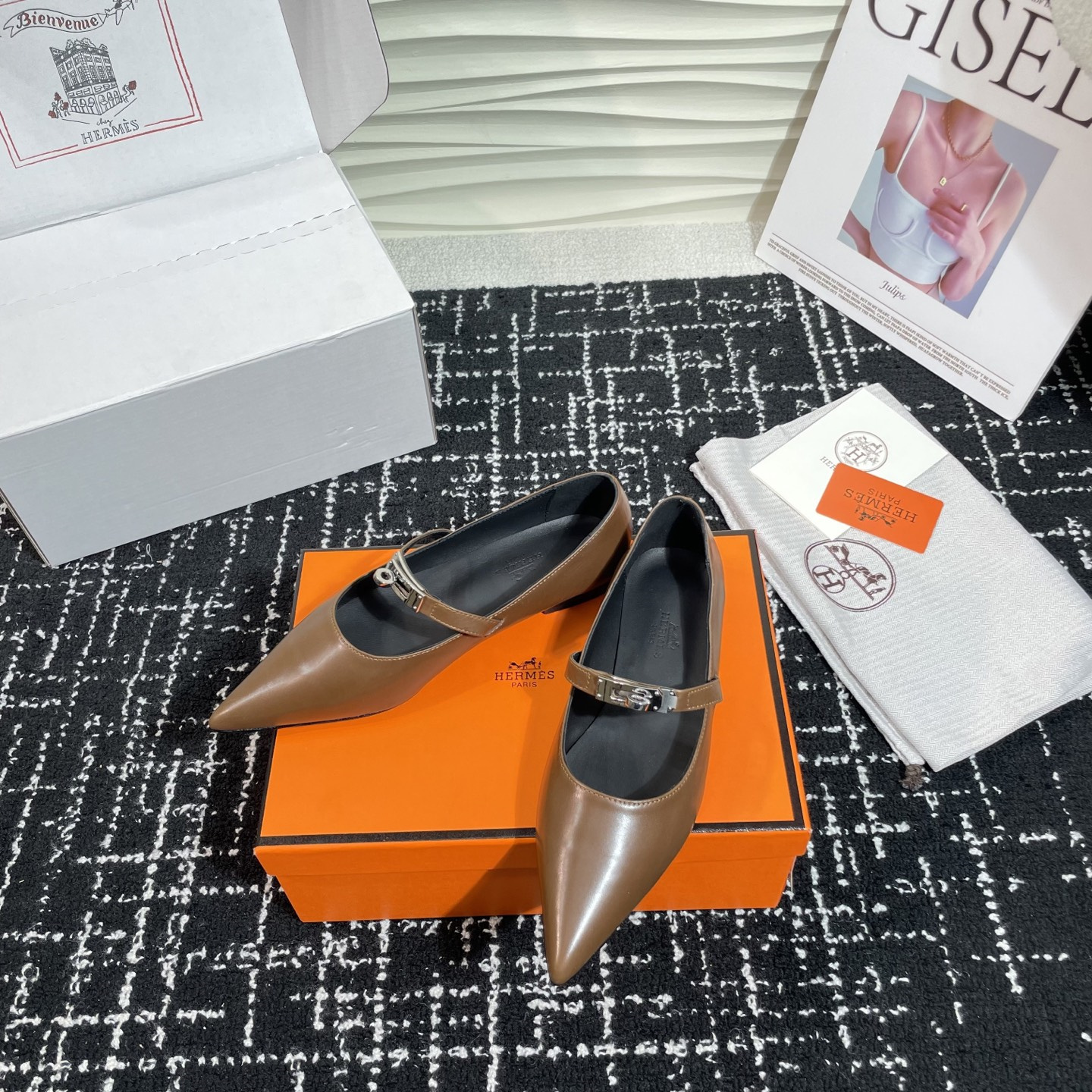 高仿Hermes*Kelly系列H251002Z03小牛皮休閒單鞋木色免檢版