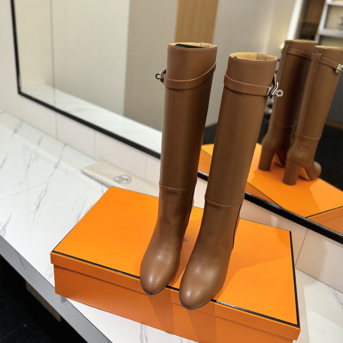高仿Hermes*H202250ZA3小牛皮高筒靴棕色8.5CM免檢版