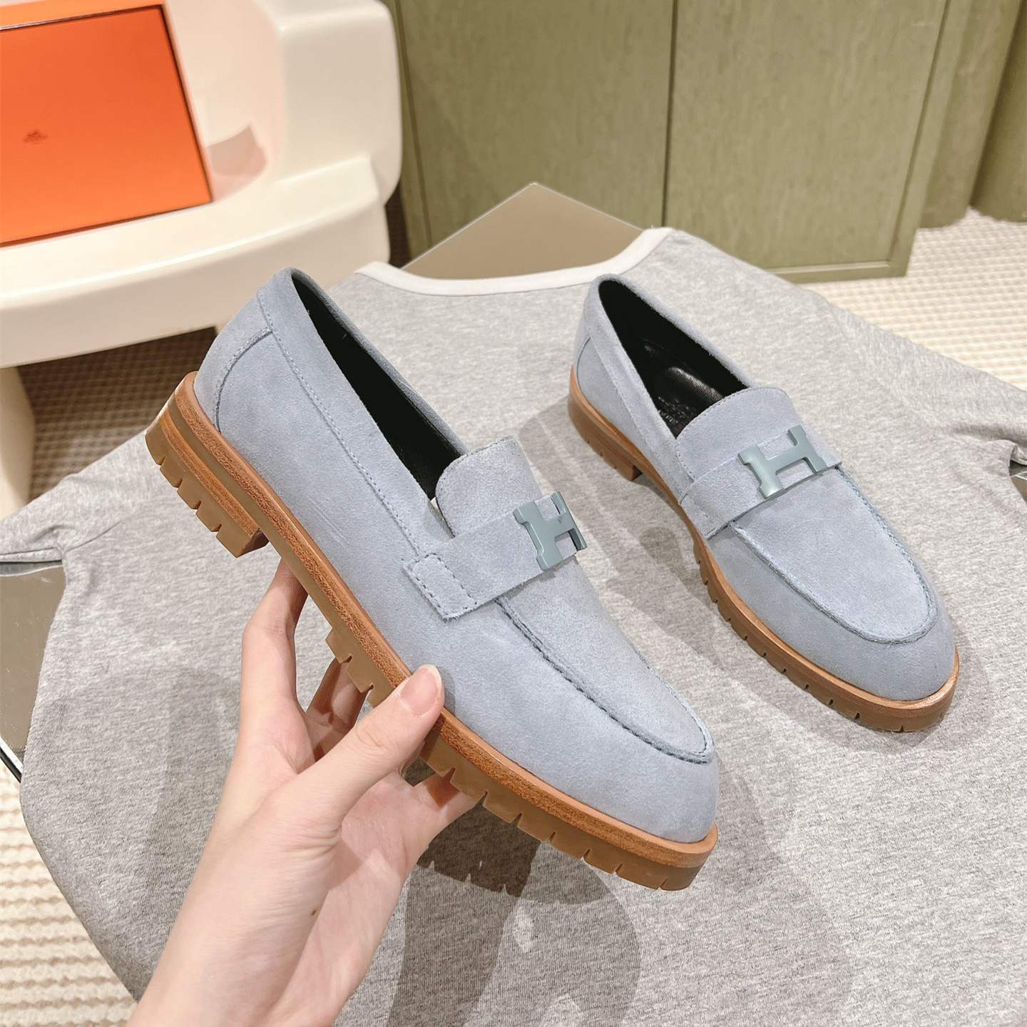 高仿Hermes*H222056Z6U羊京料樂福鞋藍色免檢版