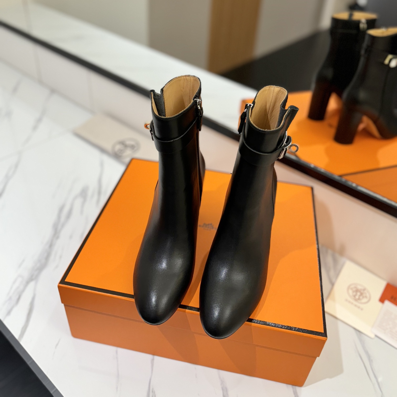 高仿Hermes*H182102Z02小牛皮高踭短靴黑色8.5CM免檢版