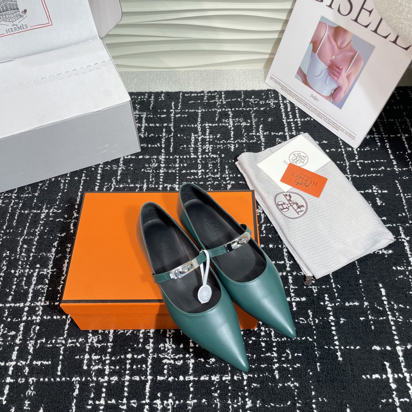 高仿Hermes*Kelly系列H251002Z05小牛皮休閒單鞋祖母綠免檢版