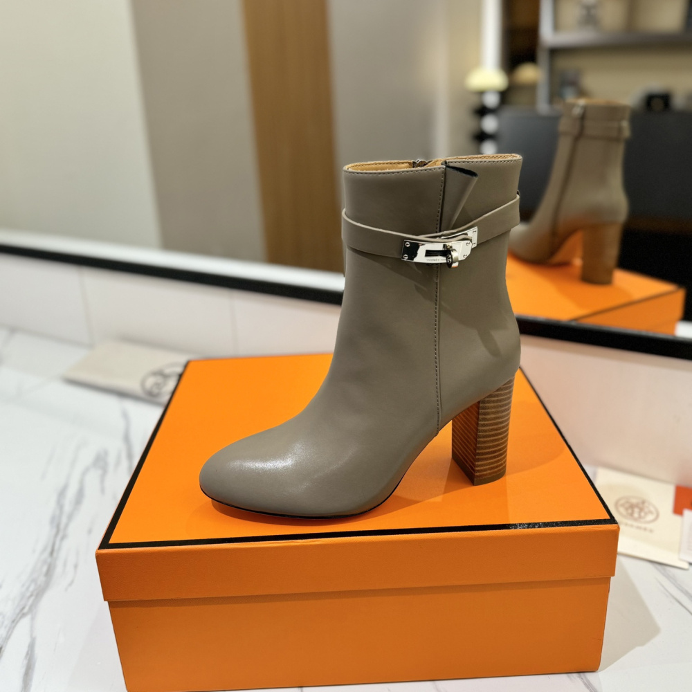 高仿Hermes*H192176ZE5小牛皮高踭短靴沙色8.5CM免檢版