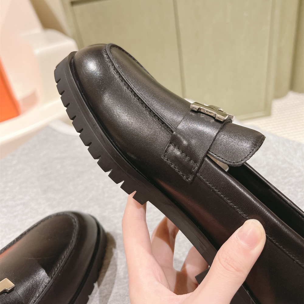 高仿Hermes*H232137Z02小牛皮樂福鞋黑色免檢版