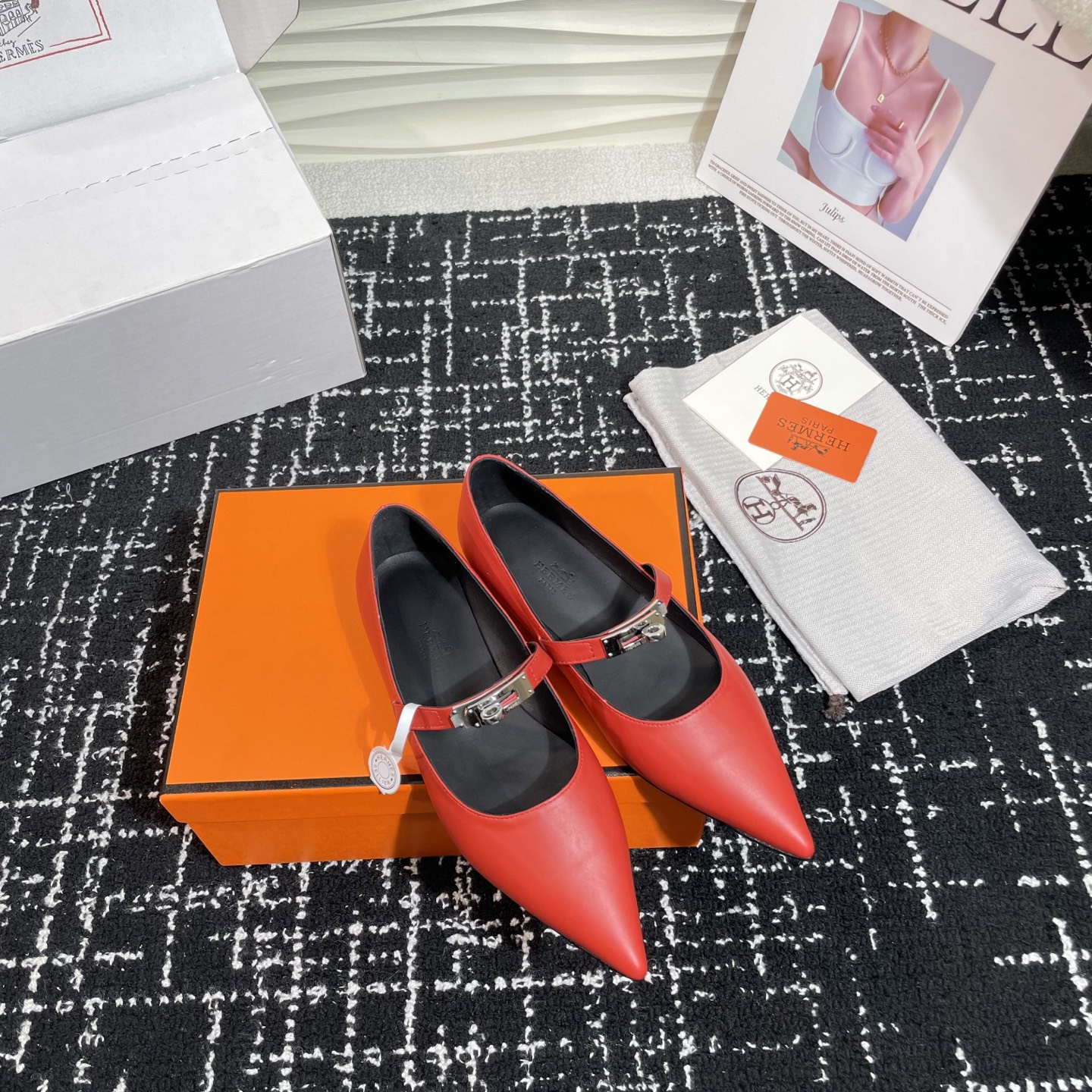 高仿Hermes*Kelly系列H251002Z06小牛皮休閒單鞋紅色免檢版