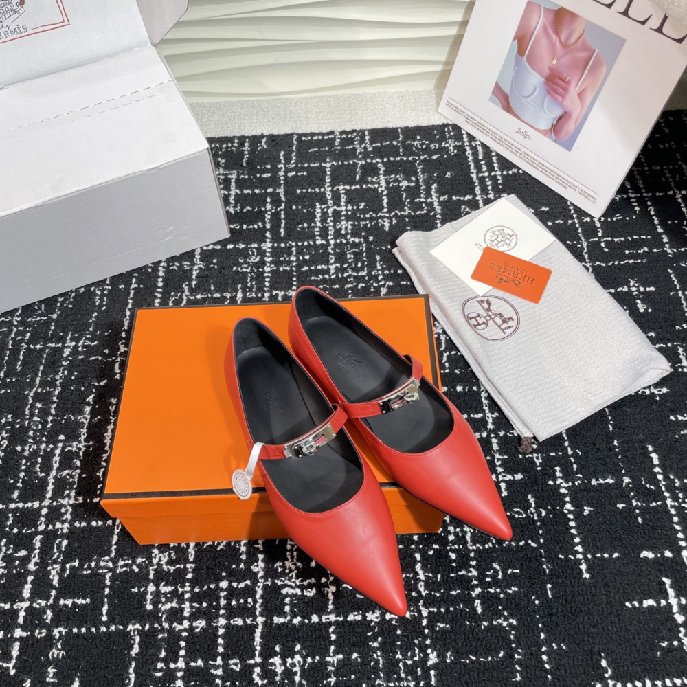 高仿Hermes*Kelly系列H251002Z06小牛皮休閒單鞋紅色免檢版