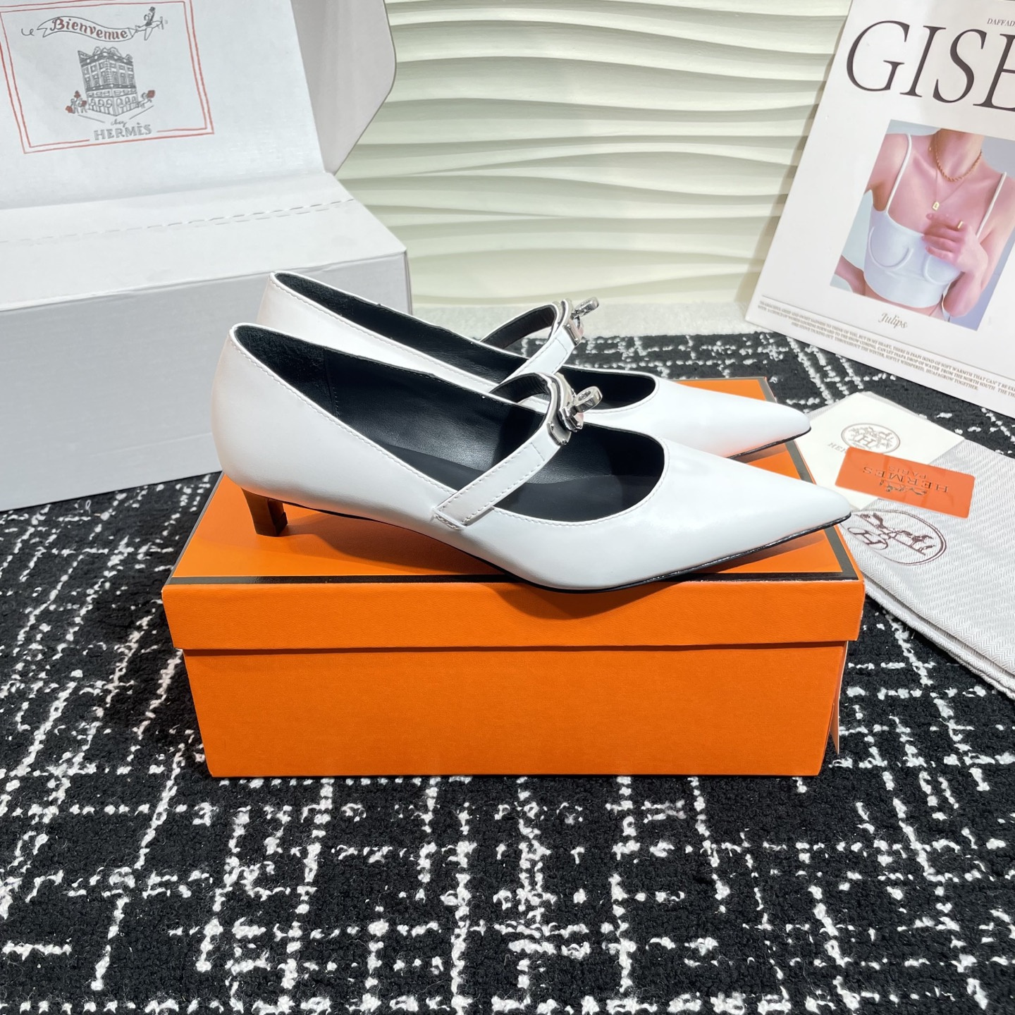 高仿Hermes*Kelly系列H251007Z01小牛皮高踭鞋白色4CM免檢版