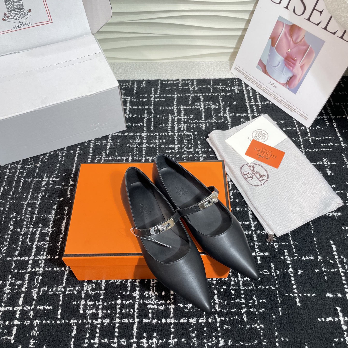 高仿Hermes*Kelly系列H251002Z02小牛皮休閒單鞋黑色免檢版