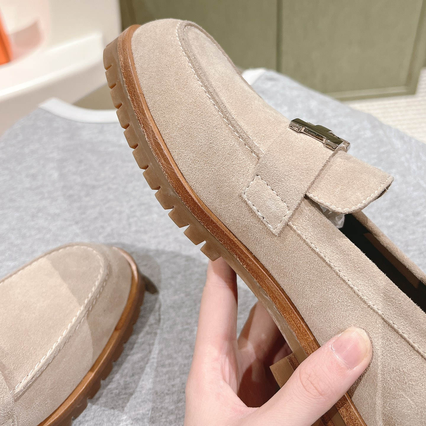 高仿Hermes*H222054ZD1羊京料樂福鞋沙色免檢版