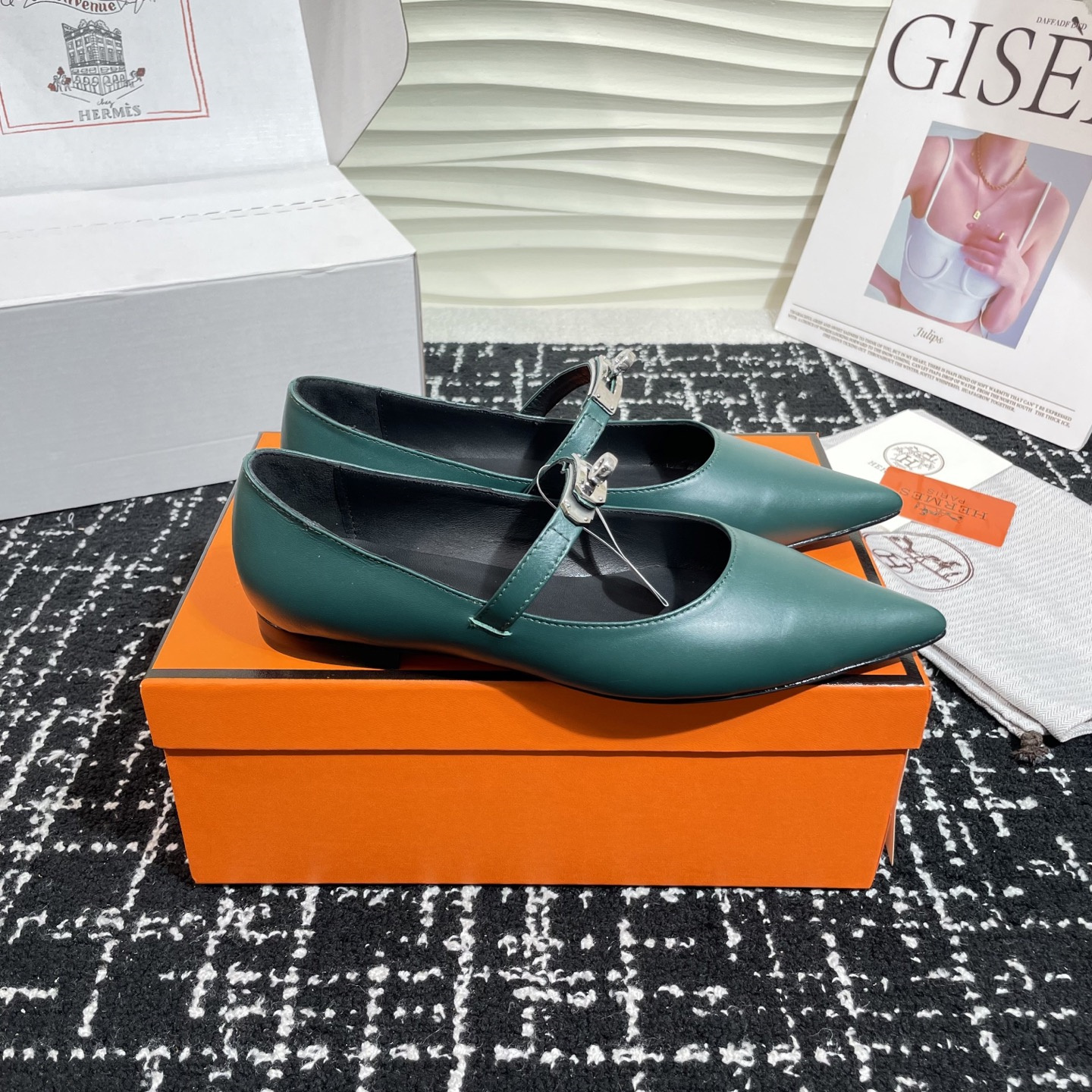 高仿Hermes*Kelly系列H251002Z05小牛皮休閒單鞋祖母綠免檢版