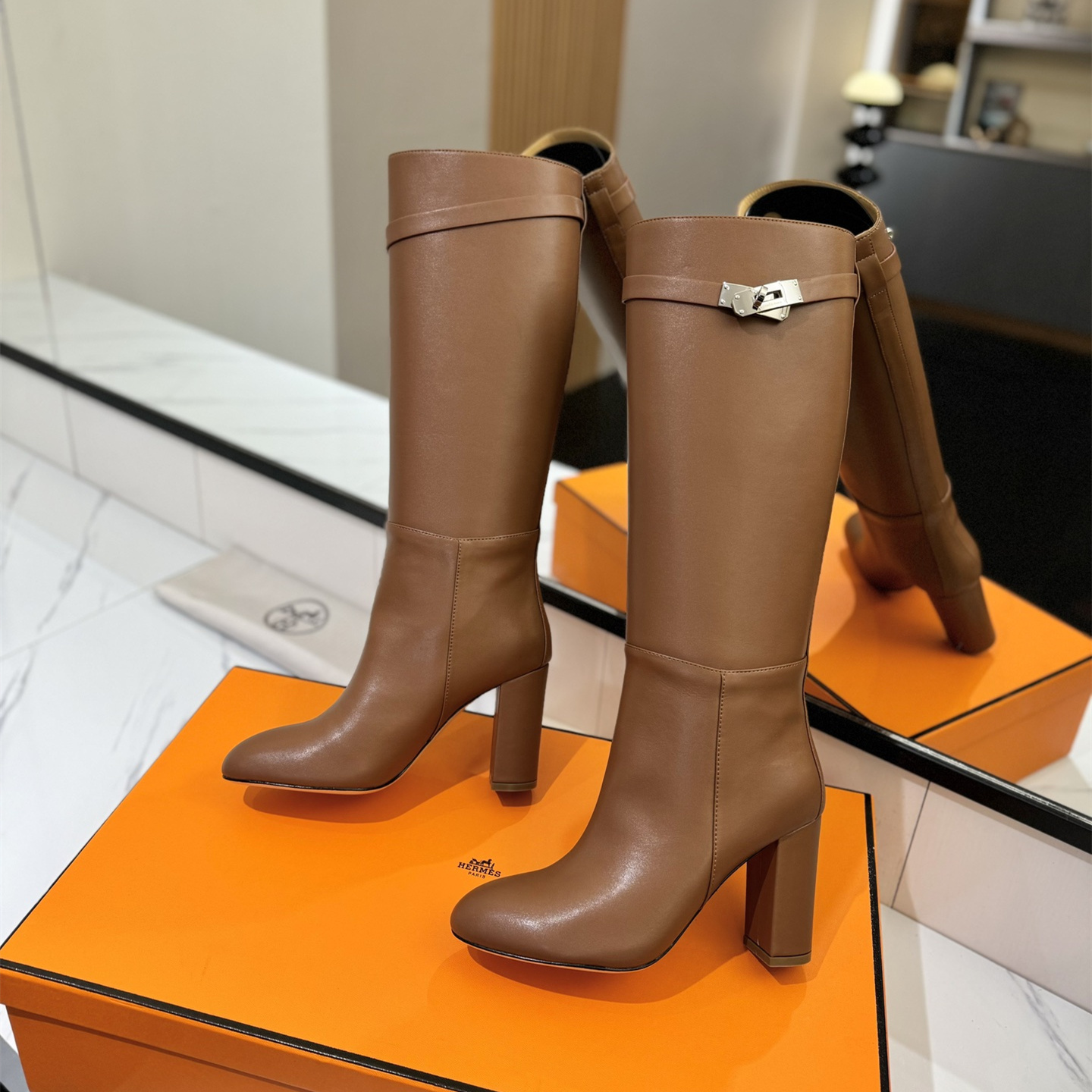 高仿Hermes*H202250ZA3小牛皮高筒靴棕色8.5CM免檢版