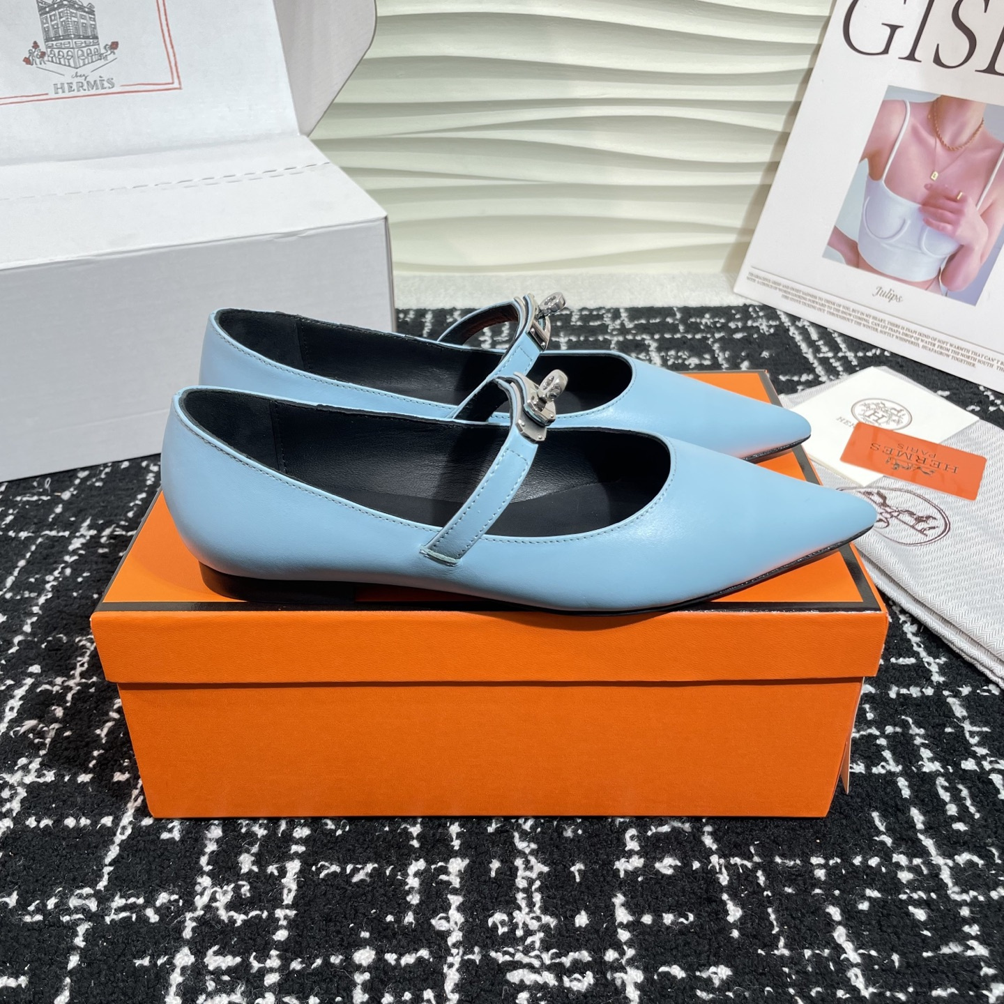 高仿Hermes*Kelly系列H251002Z07小牛皮休閒單鞋藍色免檢版