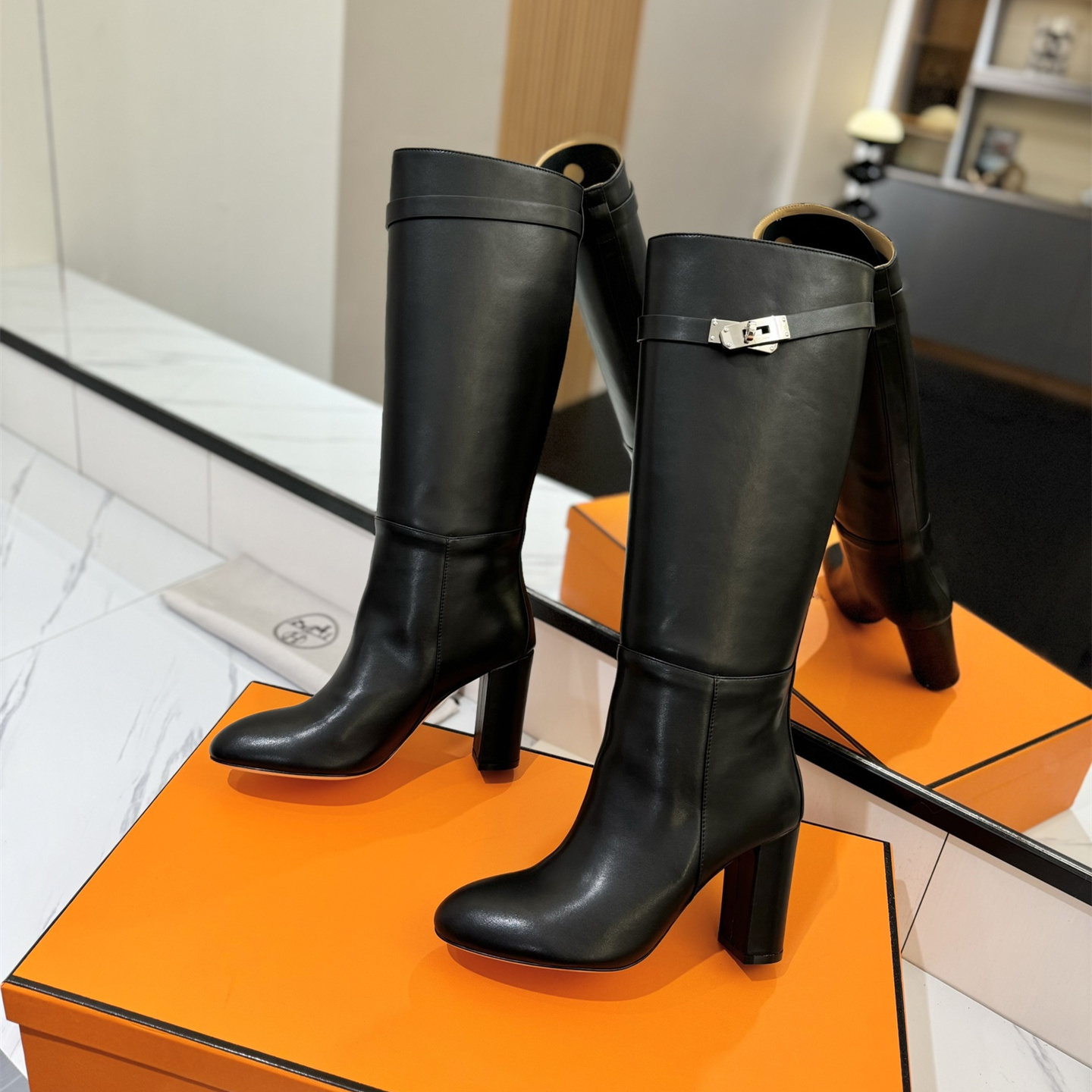 高仿Hermes*H182105ZG02小牛皮高筒靴黑色8.5CM免檢版