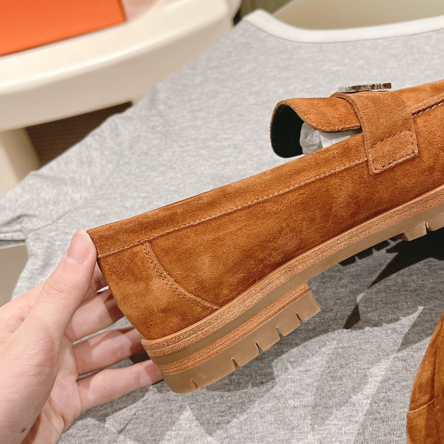 高仿Hermes*H222054ZA3羊京料樂福鞋棕色免檢版