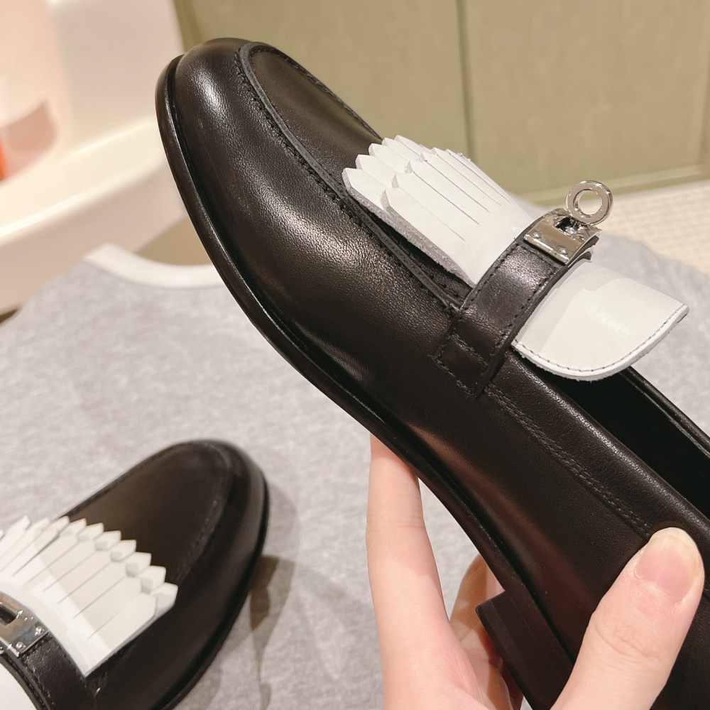 高仿Hermes*H241008Z03小牛皮樂福鞋黑白拼色免檢版
