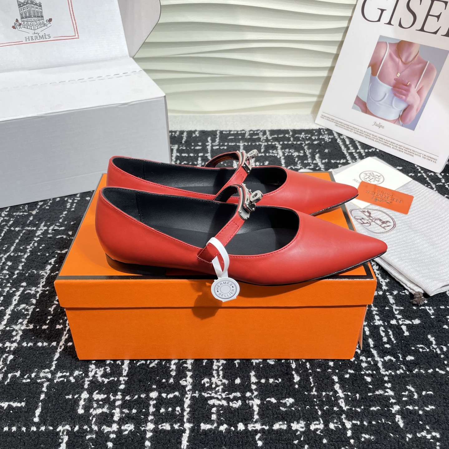 高仿Hermes*Kelly系列H251002Z06小牛皮休閒單鞋紅色免檢版
