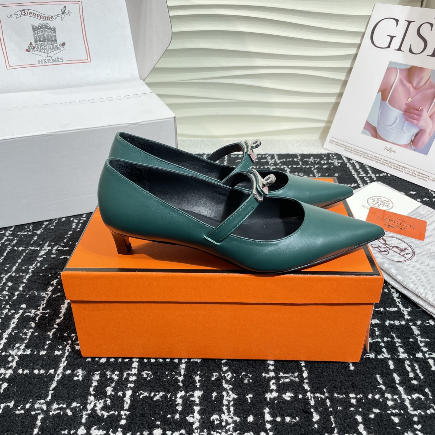 高仿Hermes*Kelly系列H251007Z05小牛皮高踭鞋祖母綠4CM免檢版