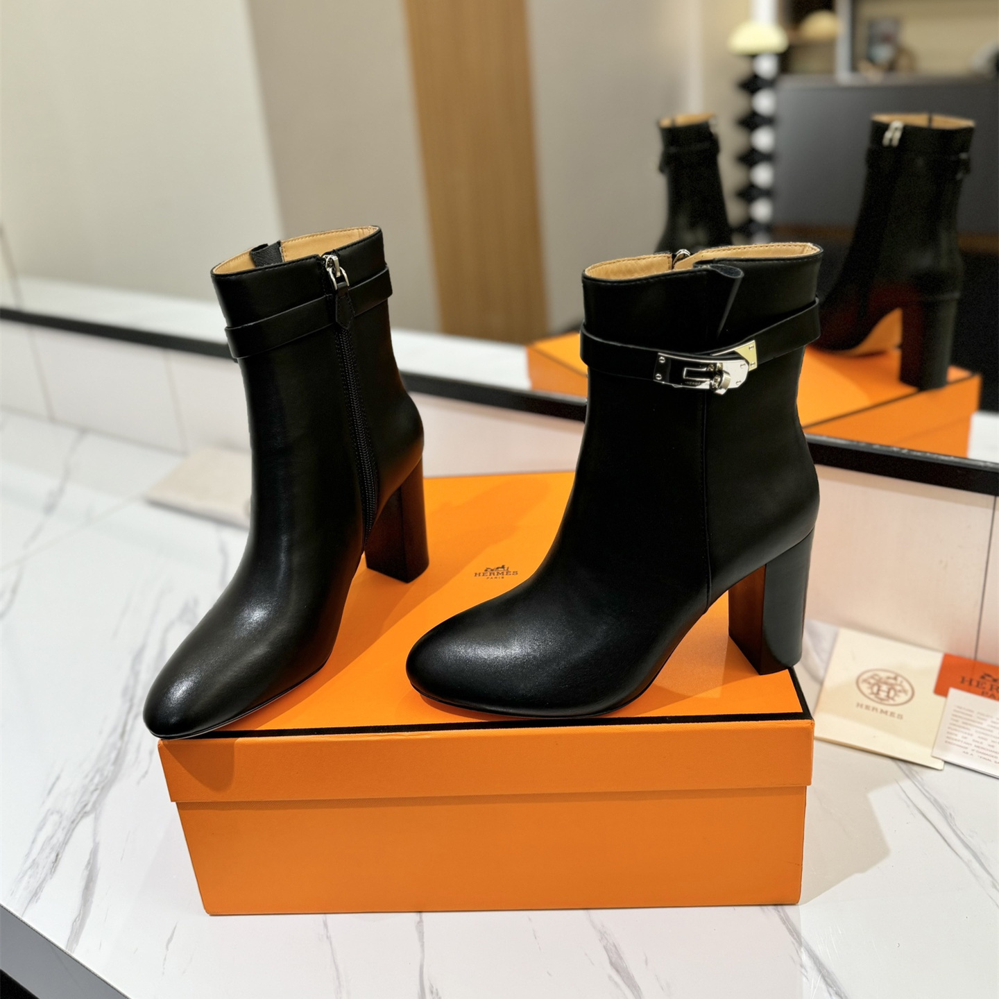 高仿Hermes*H182102Z02小牛皮高踭短靴黑色8.5CM免檢版