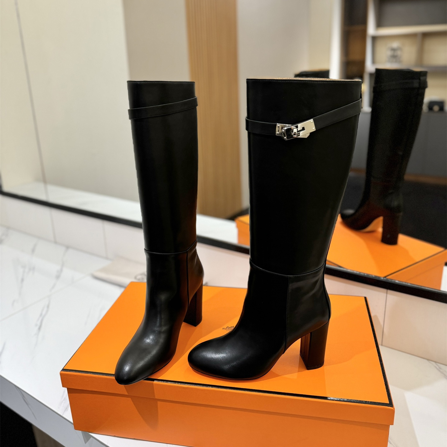 高仿Hermes*H182105ZG02小牛皮高筒靴黑色8.5CM免檢版