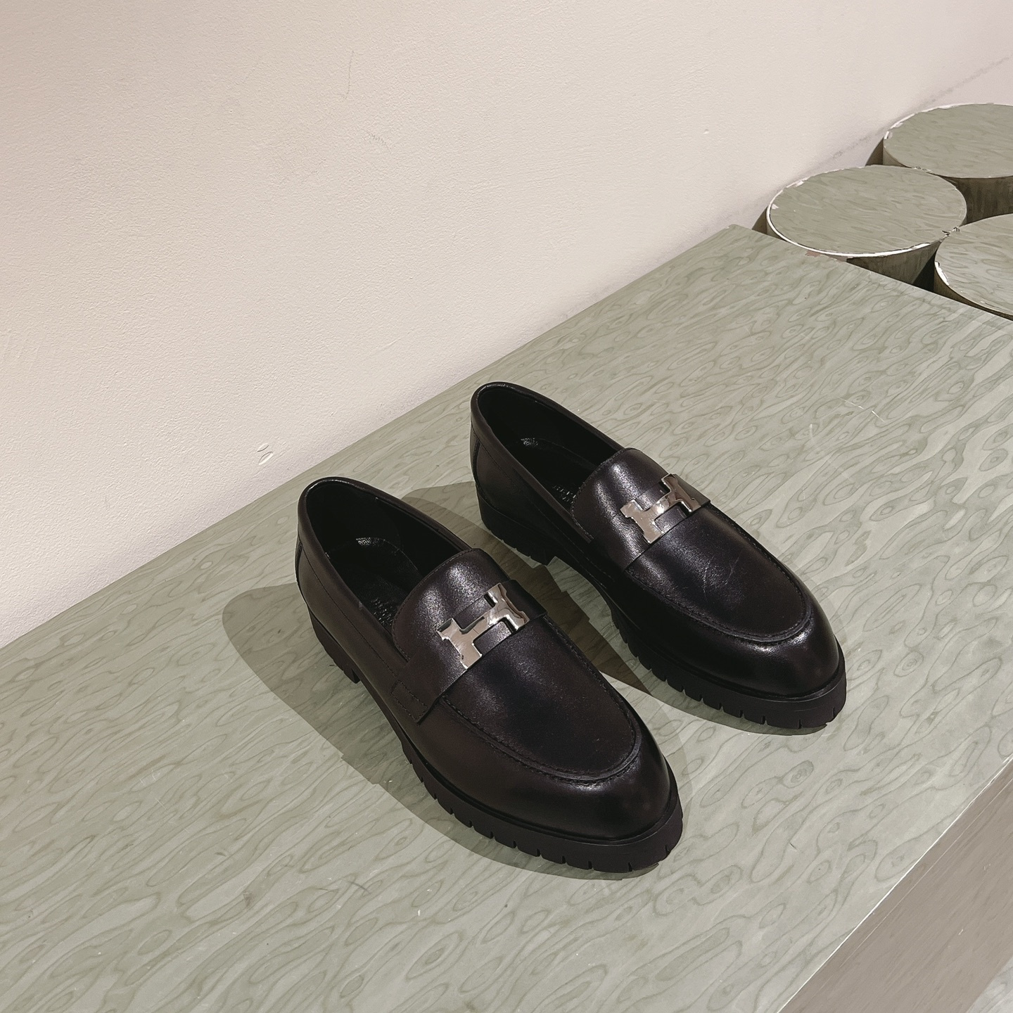 高仿Hermes*H232137Z02小牛皮樂福鞋黑色免檢版