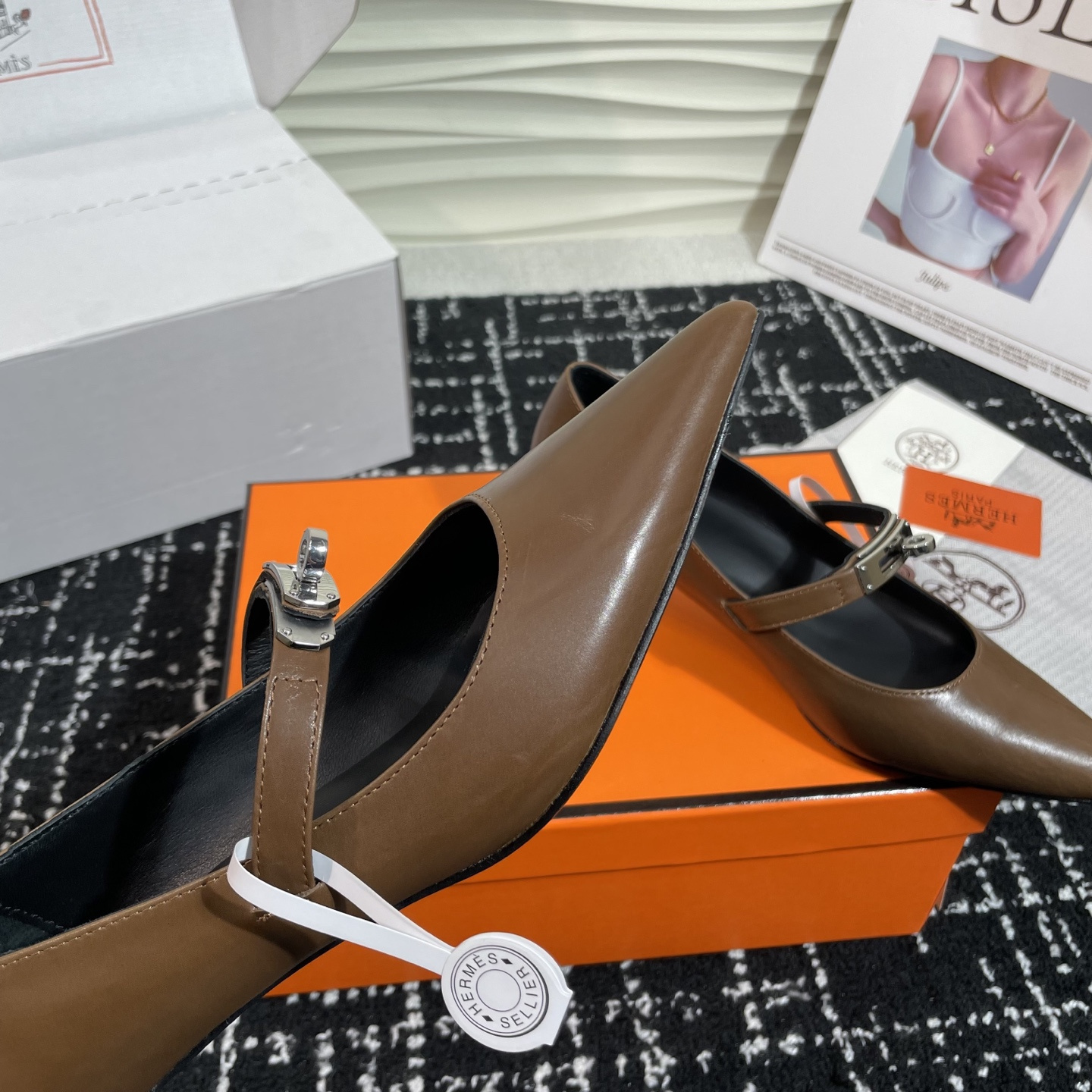 高仿Hermes*Kelly系列H251007Z03小牛皮高踭鞋木色4CM免檢版