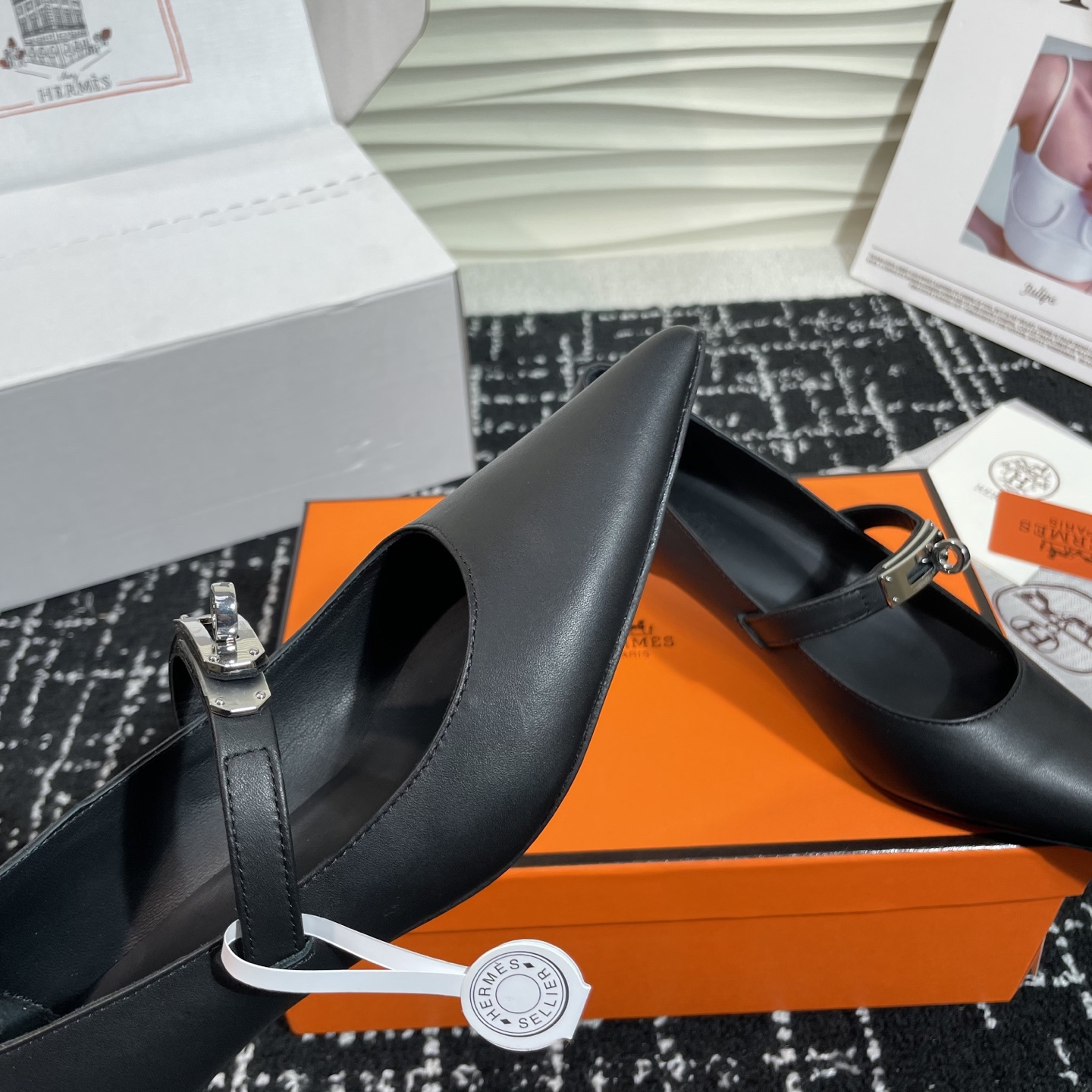 高仿Hermes*Kelly系列H251007Z02小牛皮高踭鞋黑色4CM免檢版