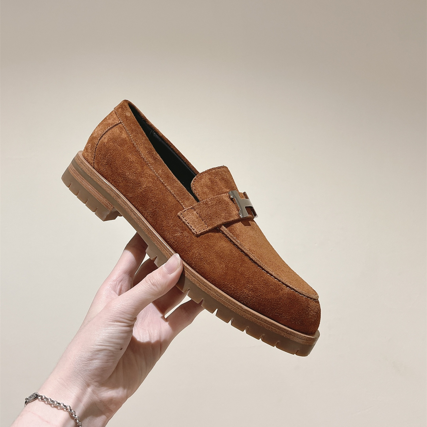 高仿Hermes*H222054ZA3羊京料樂福鞋棕色免檢版