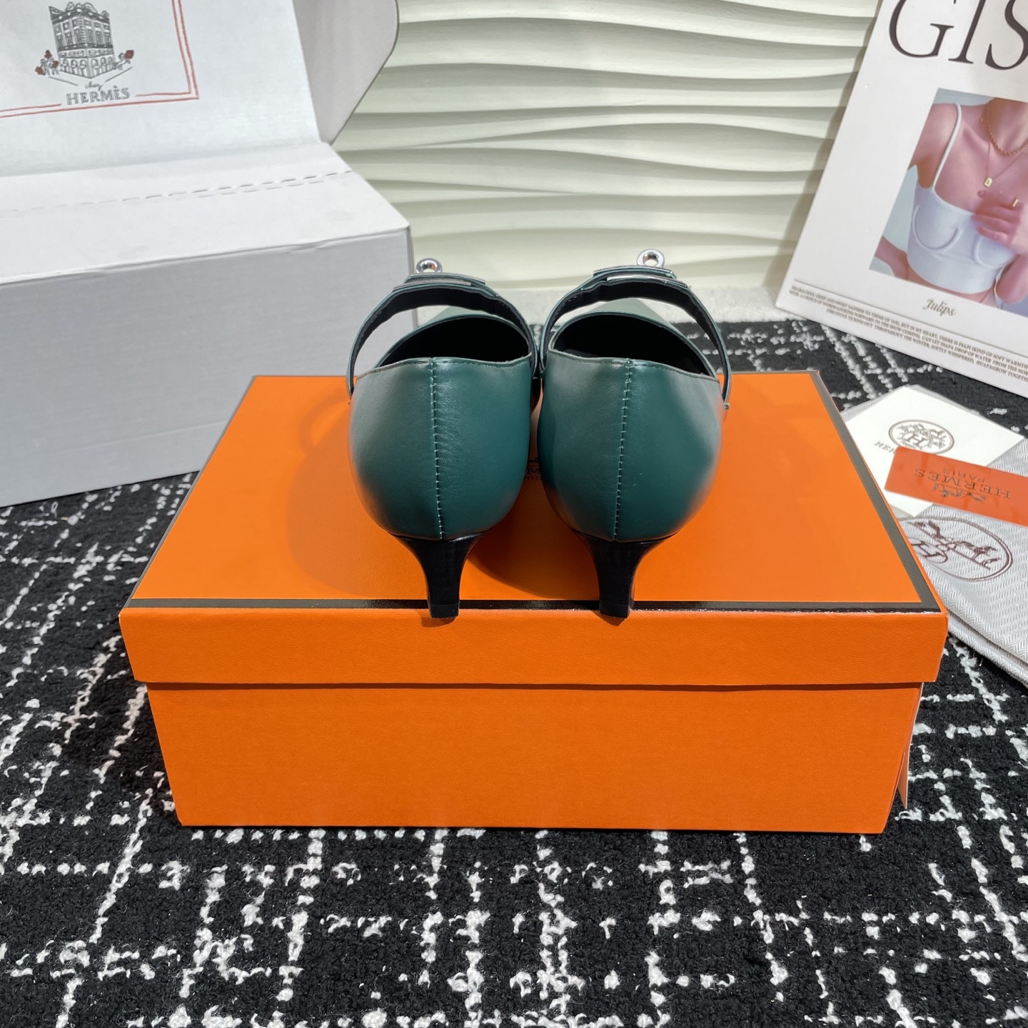 高仿Hermes*Kelly系列H251007Z05小牛皮高踭鞋祖母綠4CM免檢版