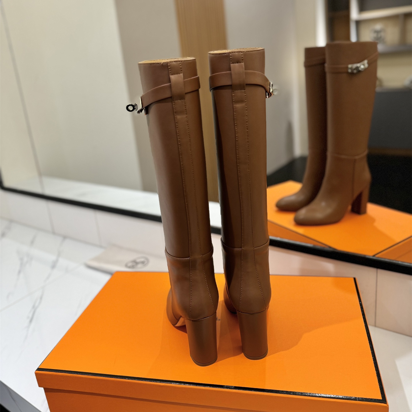 高仿Hermes*H202250ZA3小牛皮高筒靴棕色8.5CM免檢版