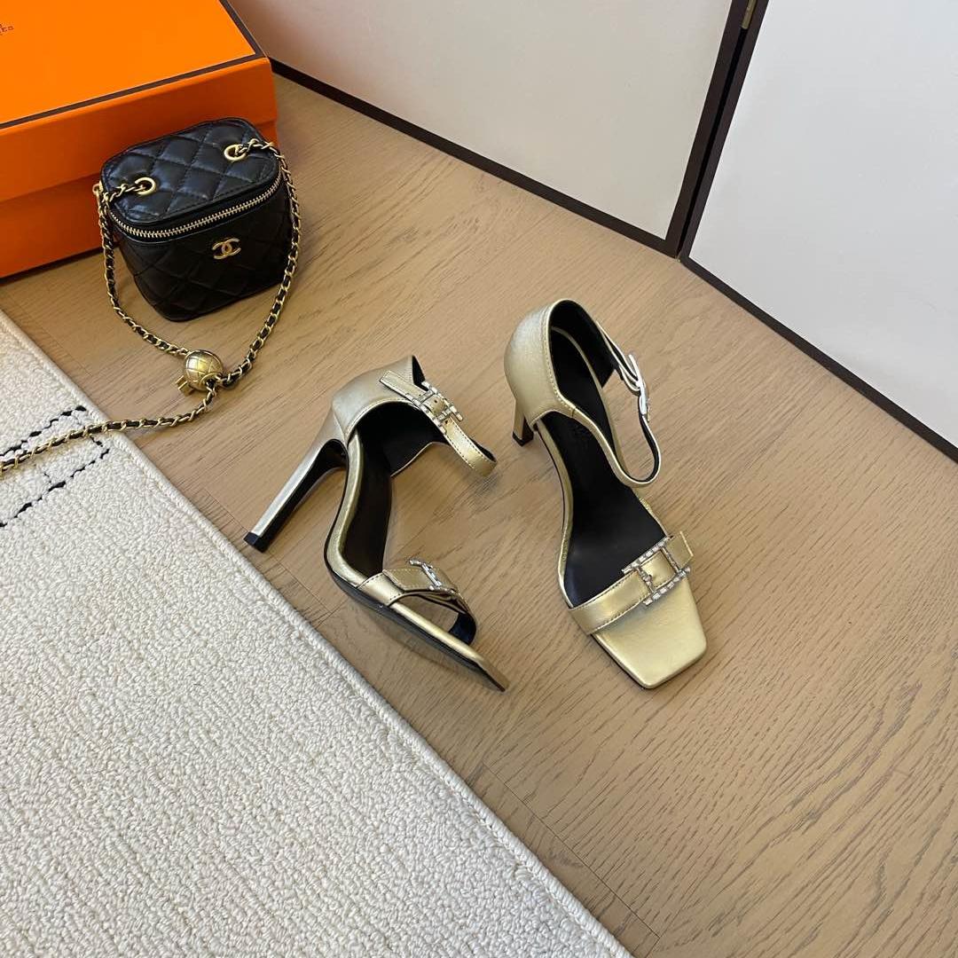 高仿Hermes*Judy系列H242034ZDR露趾涼鞋小牛皮10.5CM金色免檢版