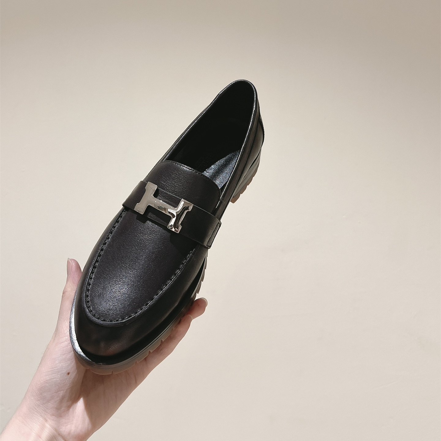 高仿Hermes*H222252Z02小牛皮樂福鞋青木色免檢版