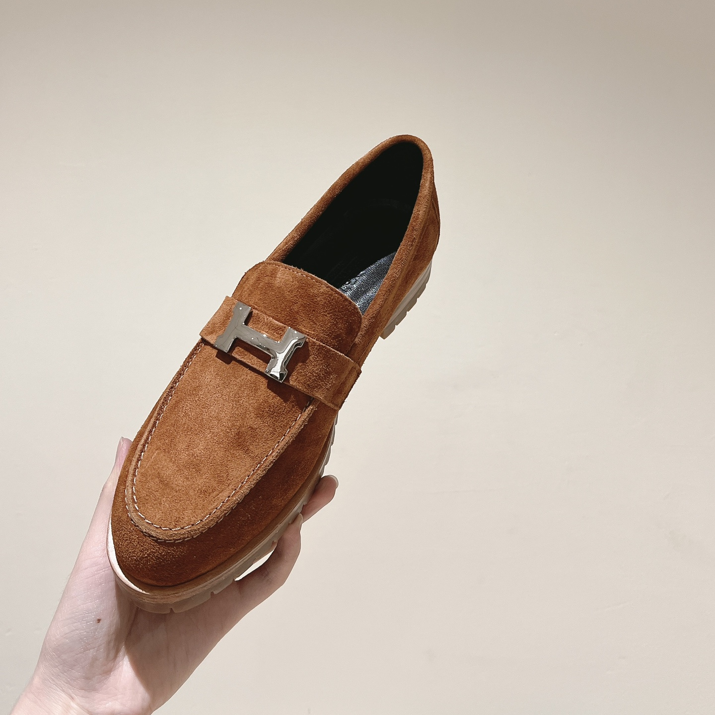 高仿Hermes*H222054ZA3羊京料樂福鞋棕色免檢版