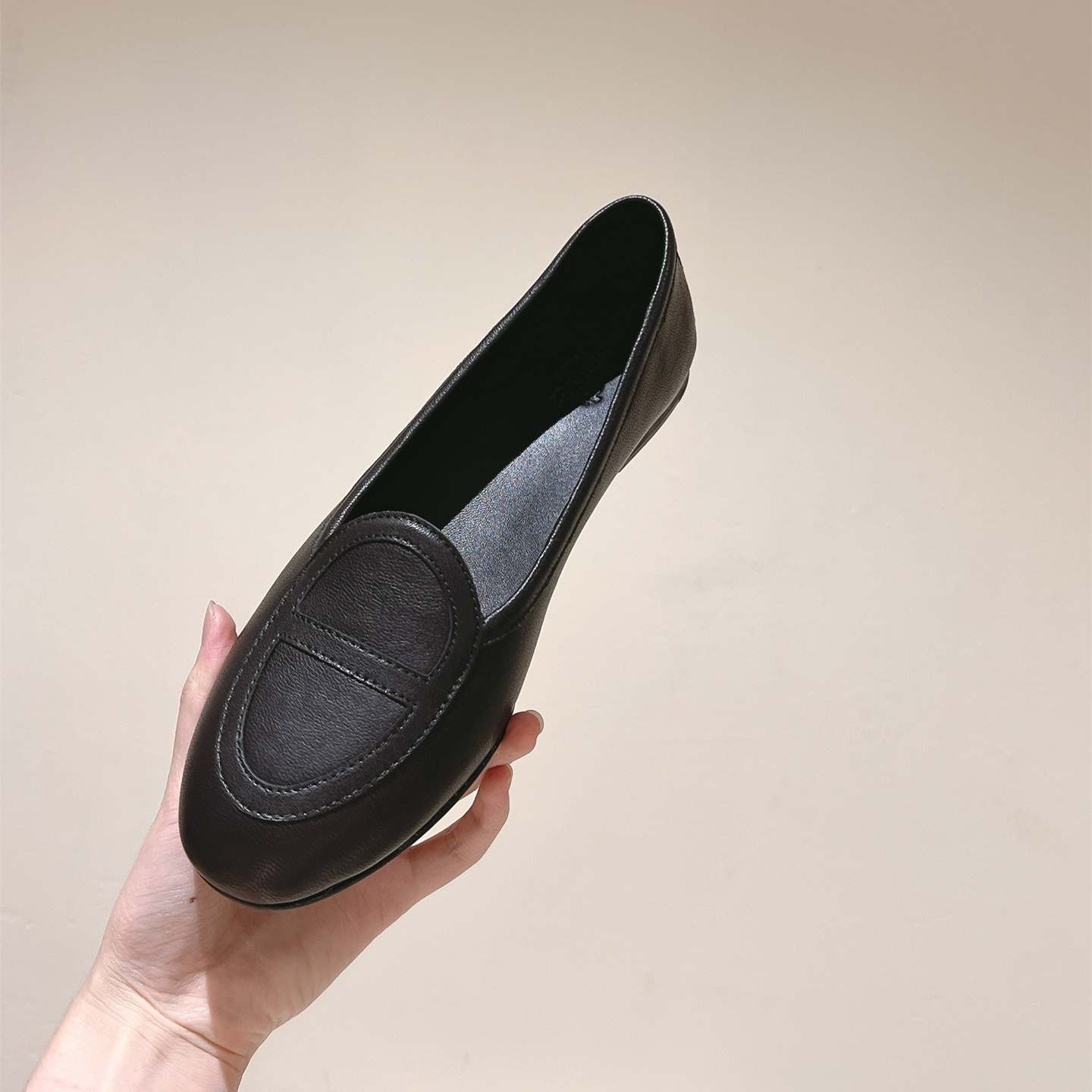高仿Hermes*H242060Z02山羊皮套腳單鞋黑色免檢版
