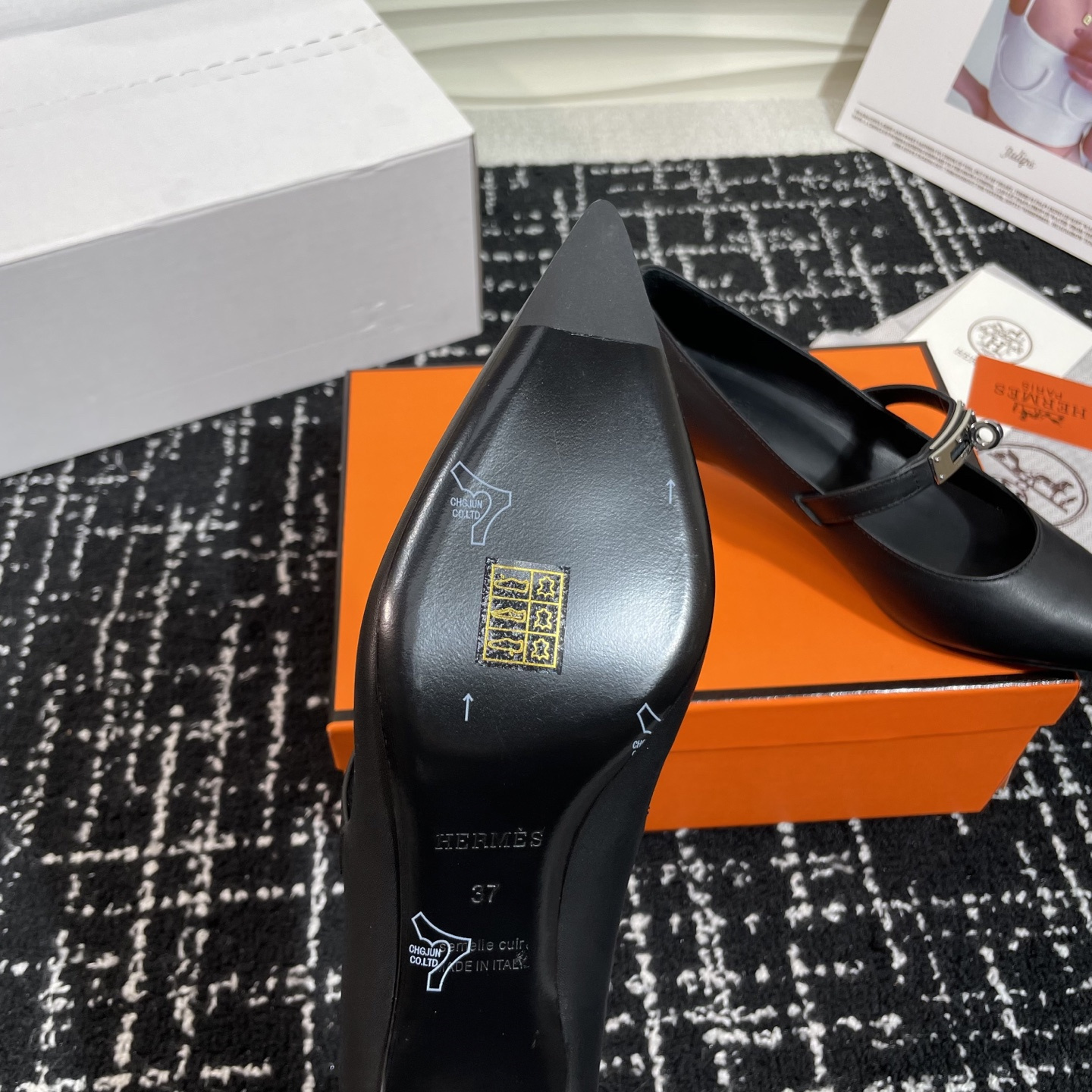 高仿Hermes*Kelly系列H251007Z02小牛皮高踭鞋黑色4CM免檢版