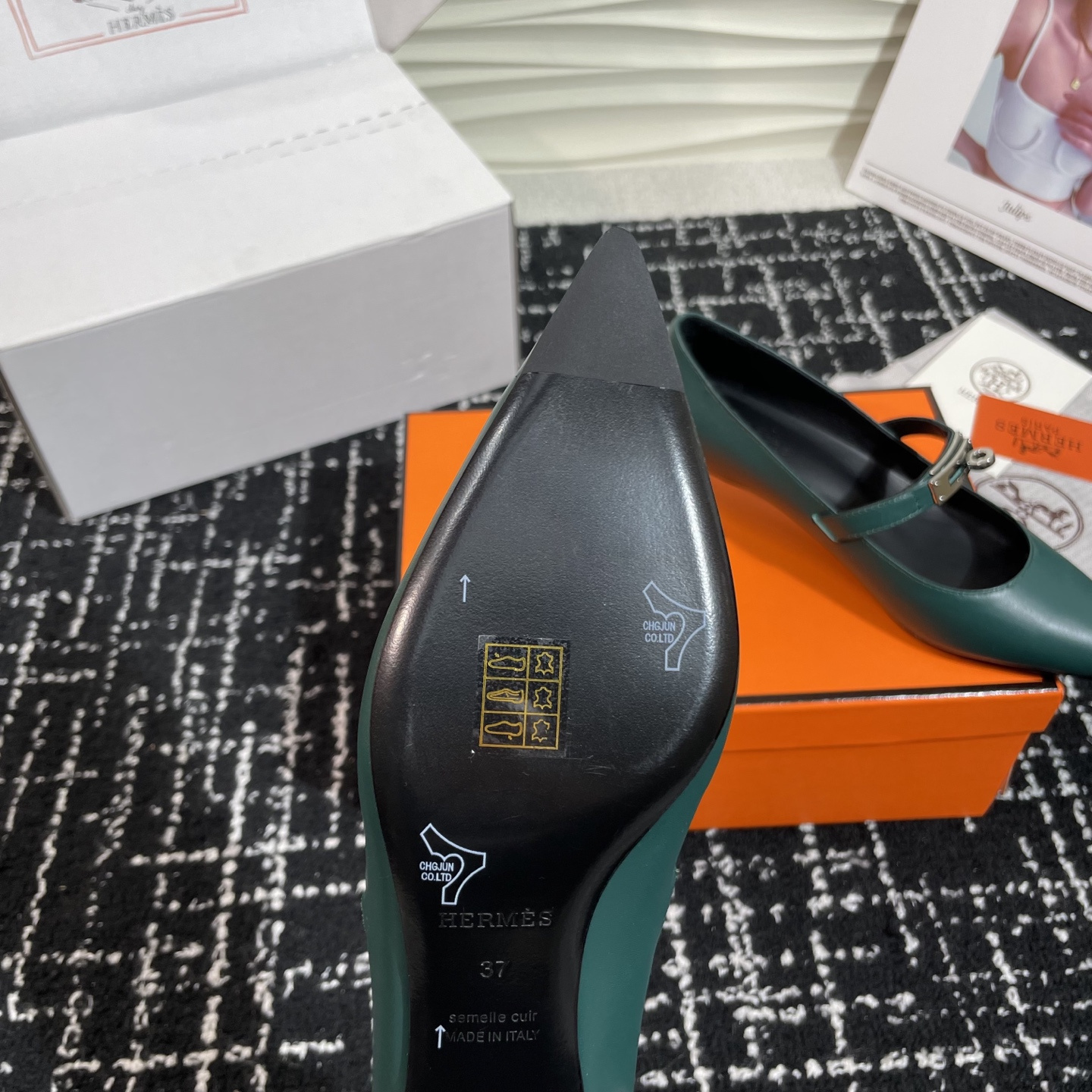 高仿Hermes*Kelly系列H251007Z05小牛皮高踭鞋祖母綠4CM免檢版