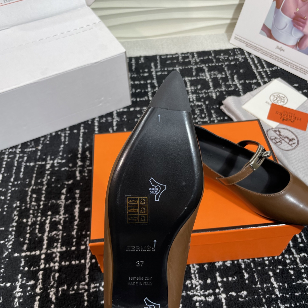 高仿Hermes*Kelly系列H251002Z03小牛皮休閒單鞋木色免檢版