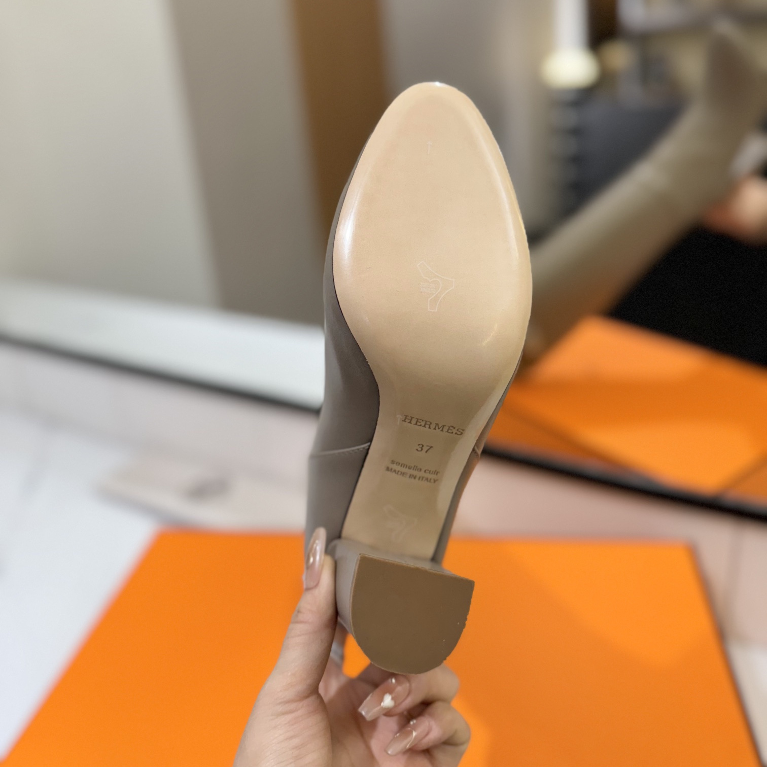 高仿Hermes*H192179ZE5小牛皮高筒靴沙色8.5CM免檢版